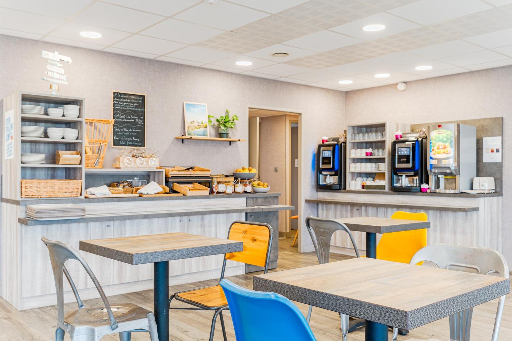 Kyriad Direct Tours Sud - Chambray Les Tours Kültér fotó